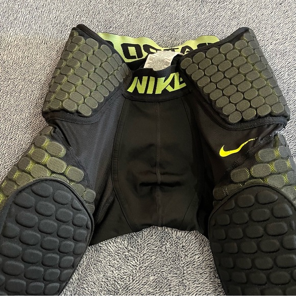 Nike Pro Combat Girdle Mens Med Black Green Hyperstrong Football Pad Hardplate - Picture 3 of 13